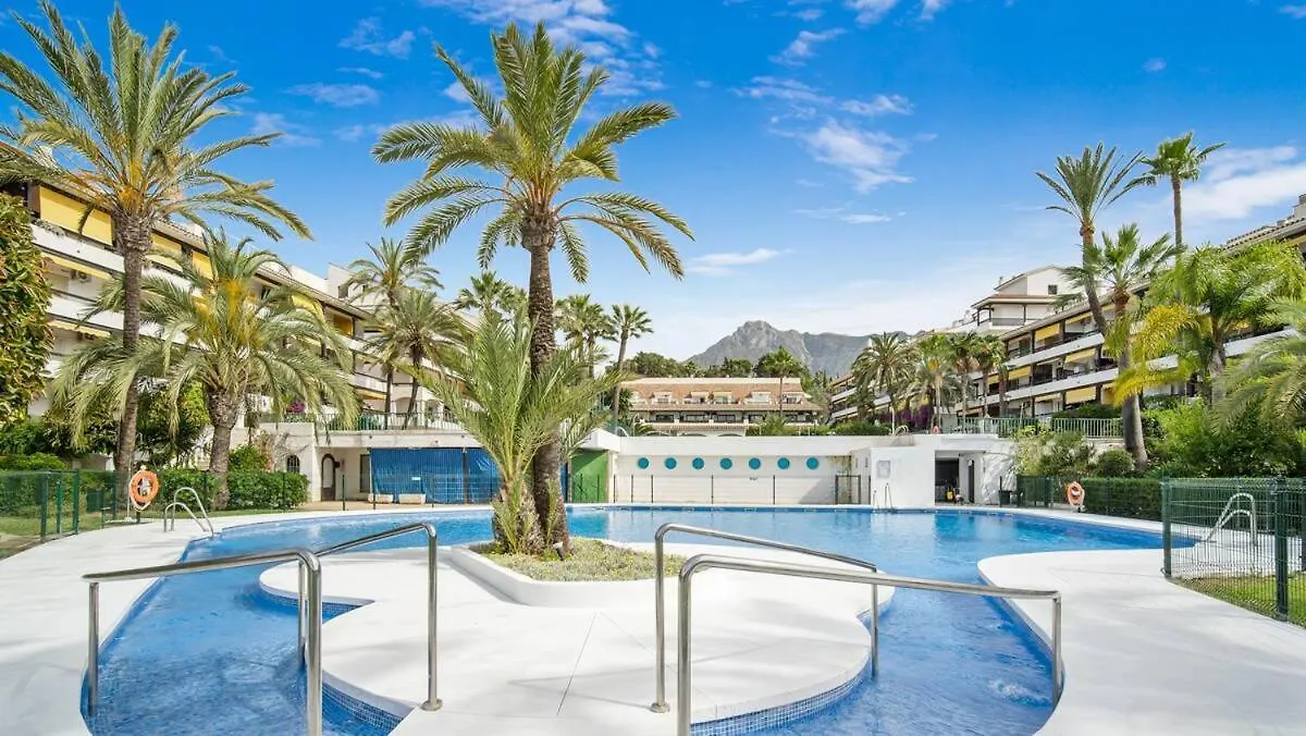 Newly Renovated Studio In Golden Mile W/ Pool Marbella