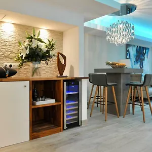 Apartment Luxury In La Isla, Puerto Banus, Marbella